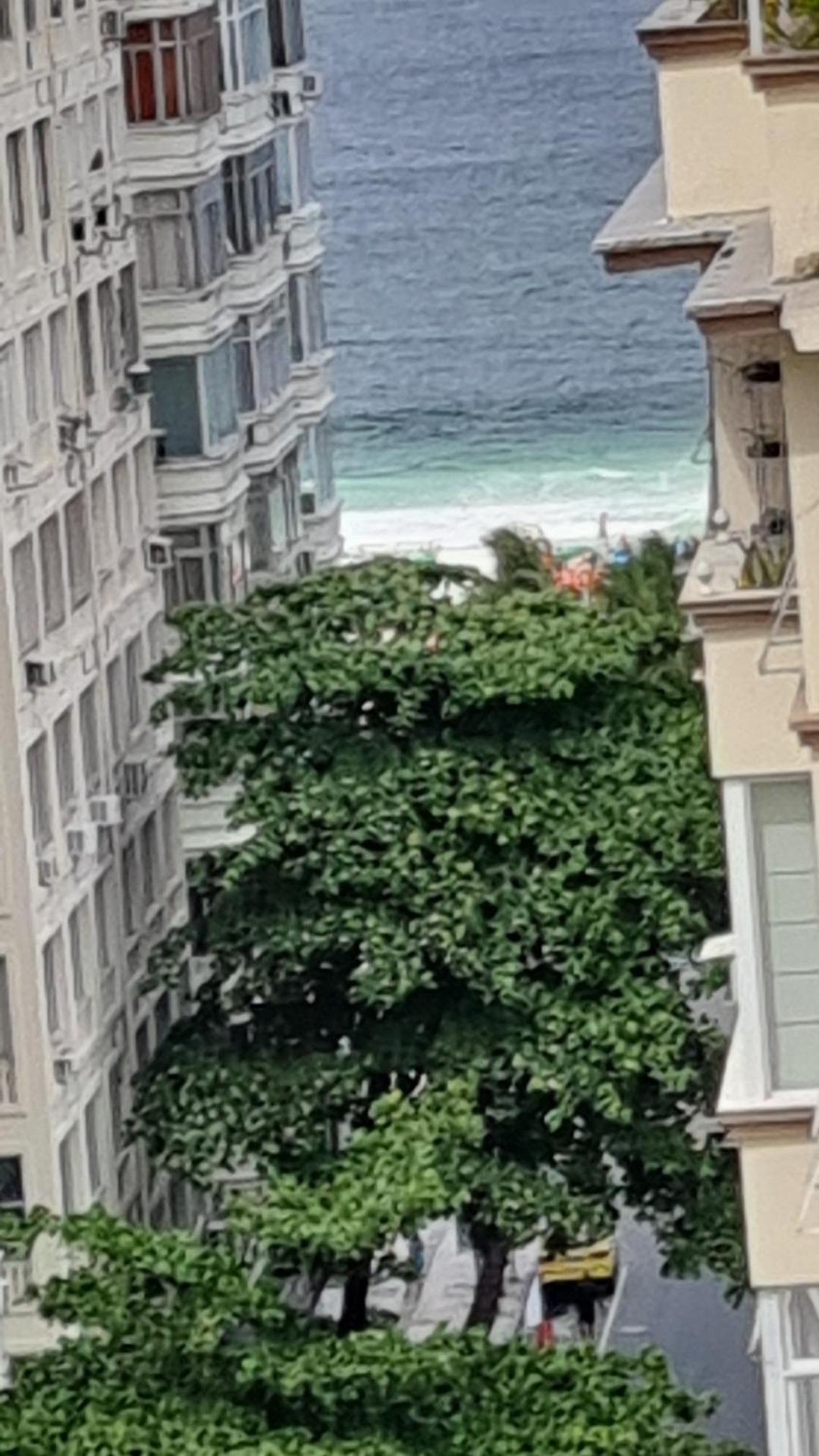 Copacabana 1 *